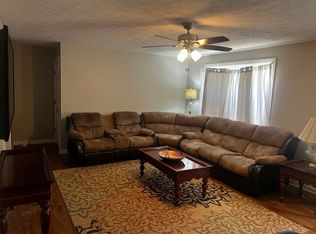1296 Stray Winds Mtn, Campbellsville, KY 42718