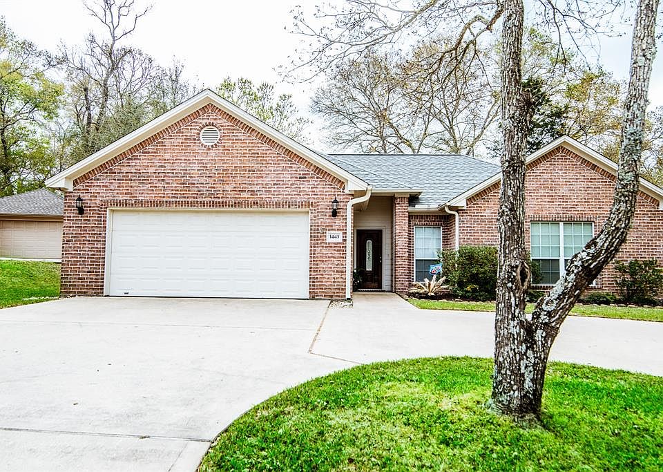 1st image of 1443 Green Briar Dr
