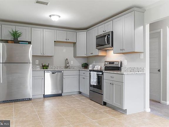 3rd image of 14806 Emberdale Dr
