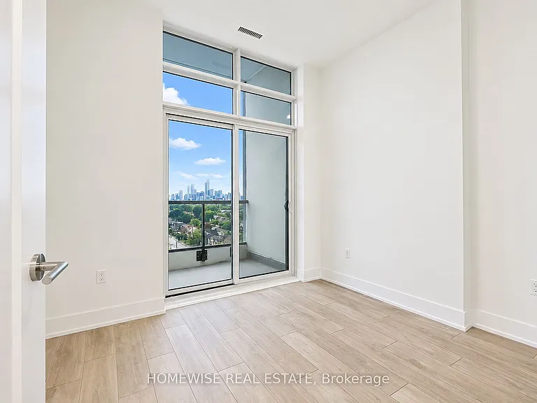 858 Dupont St #Penthouse 28 — Photo 19