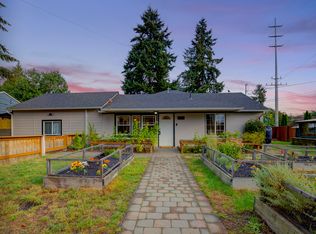 734 N 127th St, Seattle, WA 98133