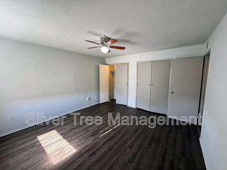 4820 Wellesley Ave #A — Photo 18