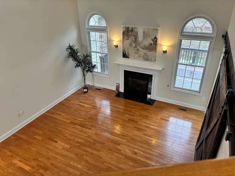 221 Rothesay Ln — Photo 18