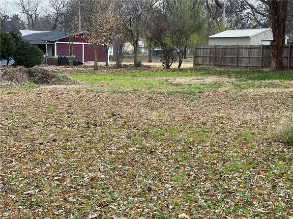 408 N Carr Ave #1, Wynnewood, OK 73098