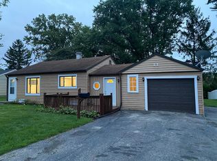 11 Pamela Rd, Lake Zurich, IL 60047