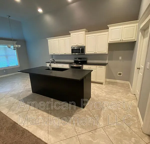 5312 Charleston Dr — Photo 5