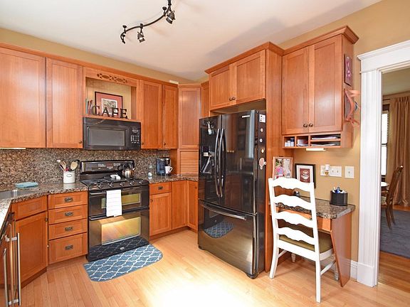5th image of 2932 Urwiler Ave