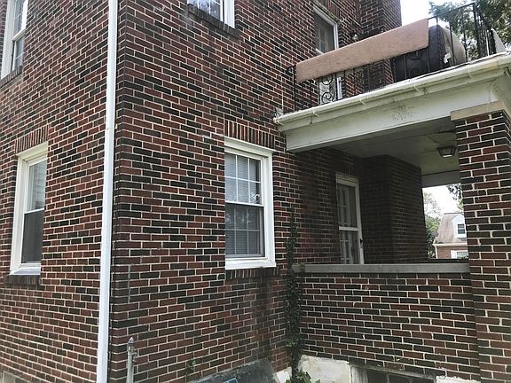 5th image of 2919 Bradley St NE