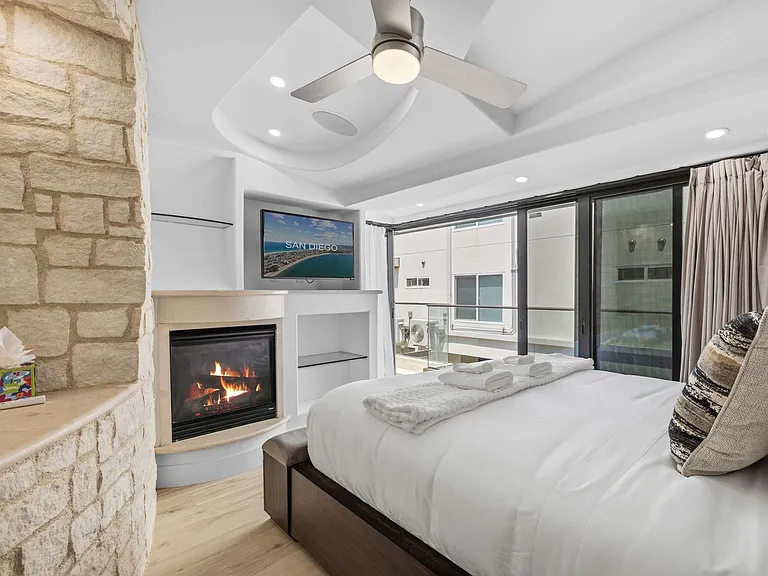 3443 Ocean Front Walk #G — Photo 10