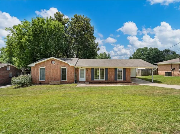 1501 Fletcher Dr, Phenix City, AL 36867