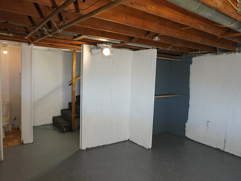 205 E Burke Ave — Photo 12