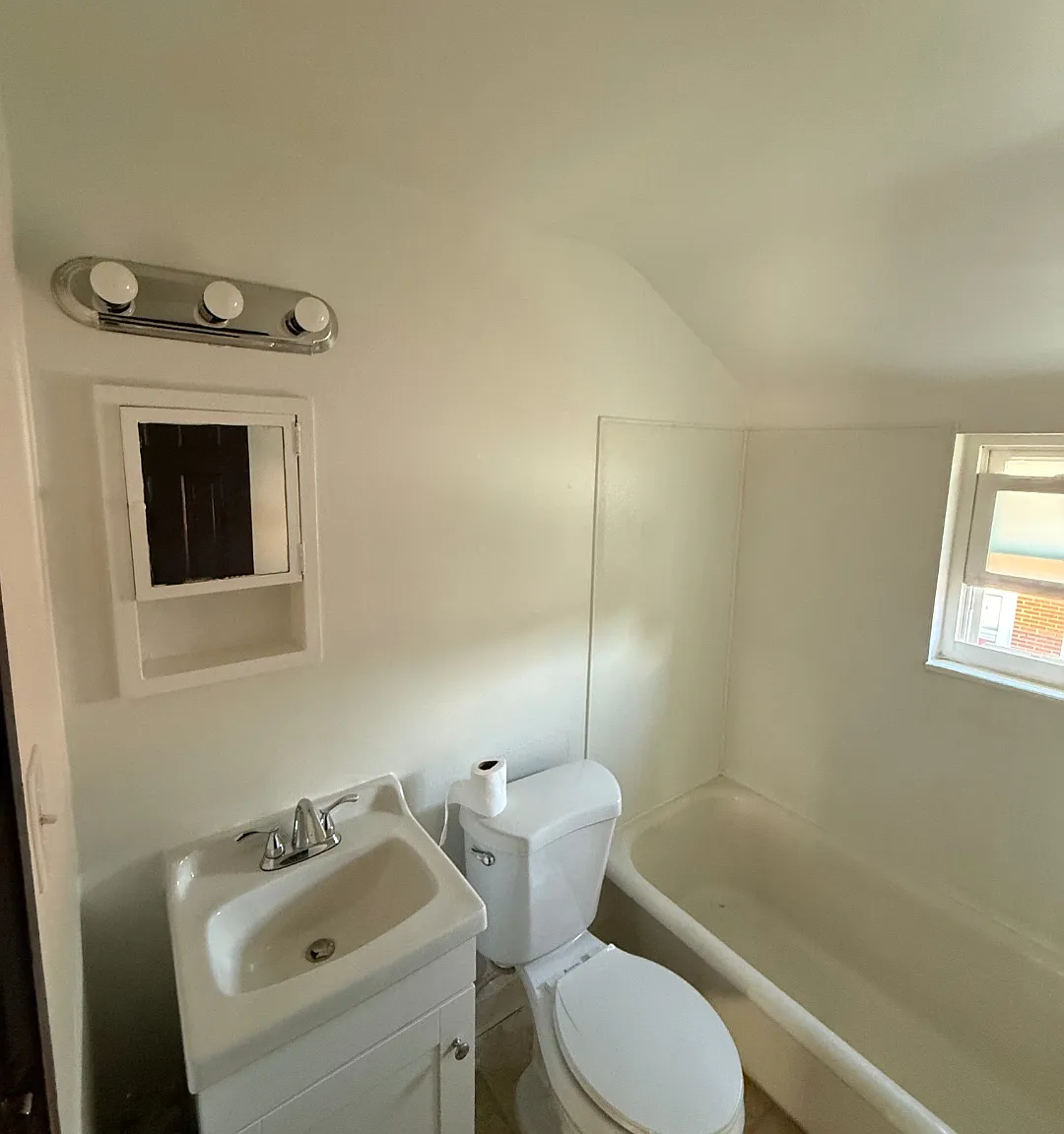 2 bed, 850 sqft, $995 — Photo 4