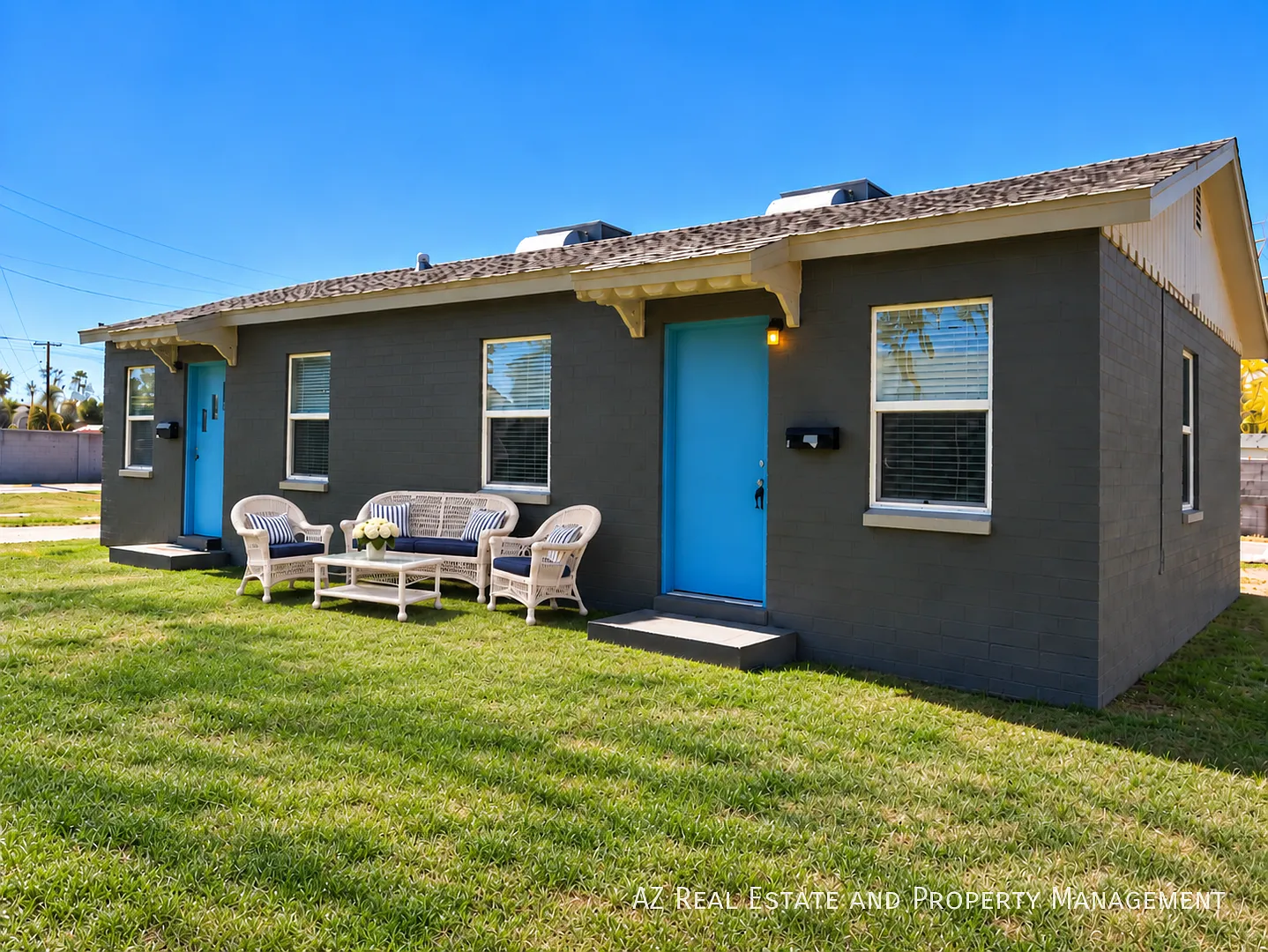 925 E Turney Ave — Photo 2