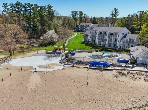 5679 Creeks Xing, Williamsburg, MI 49690