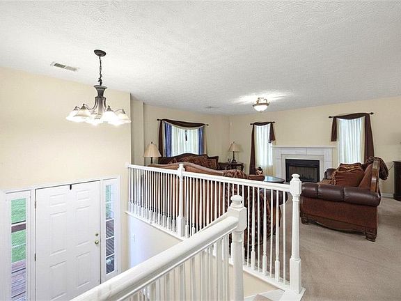 4th image of 3405 Ravenwood Dr