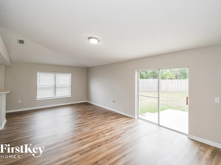 4111 Moonrise Ct — Photo 8