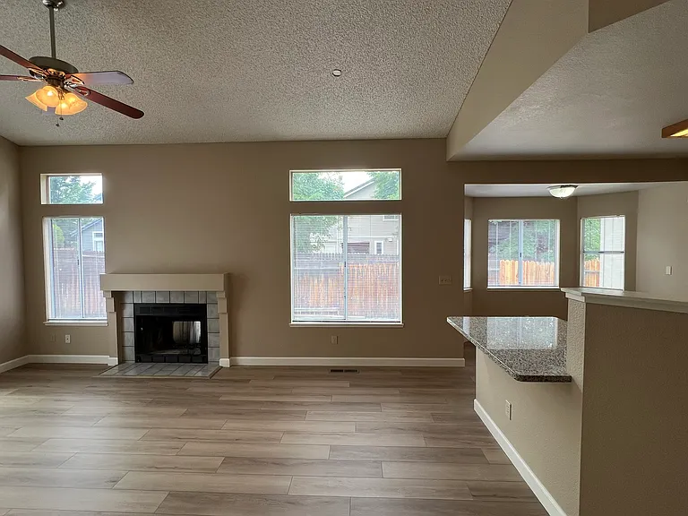 5536 Santa Rosa Ct — Photo 6