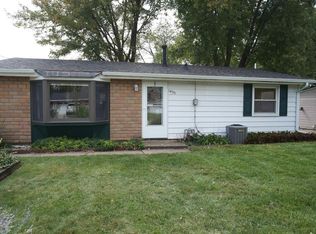 1430 Dodge St, Le Claire, IA 52753