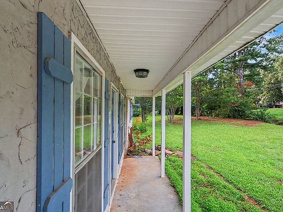 3rd image of 2377 Stanton Rd SE