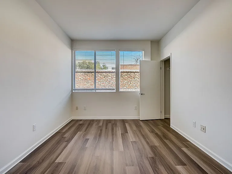 Old Pasadena Collection Apartments — Photo 18