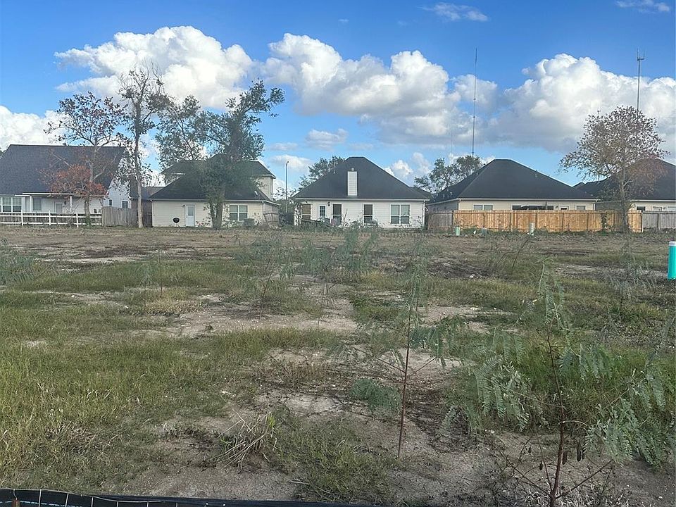 1st image of 2407 Beverlywood Dr