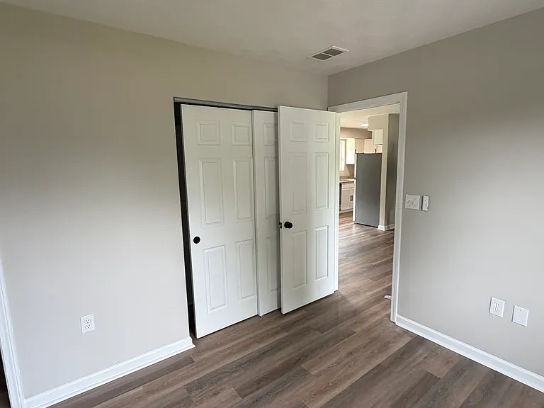 341 N 2nd St — Photo 7