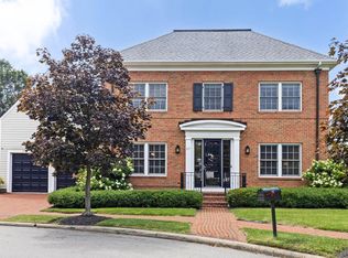 37 Pickett Pl, New Albany, OH