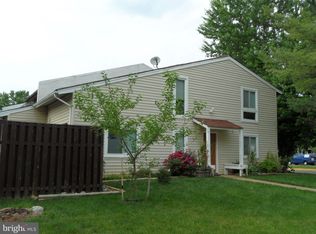 21 Monarch Dr, Sterling, VA 20164