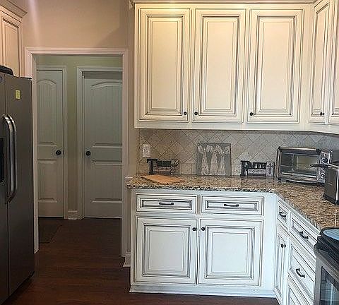 Bath, Utility Rm off Kitchen