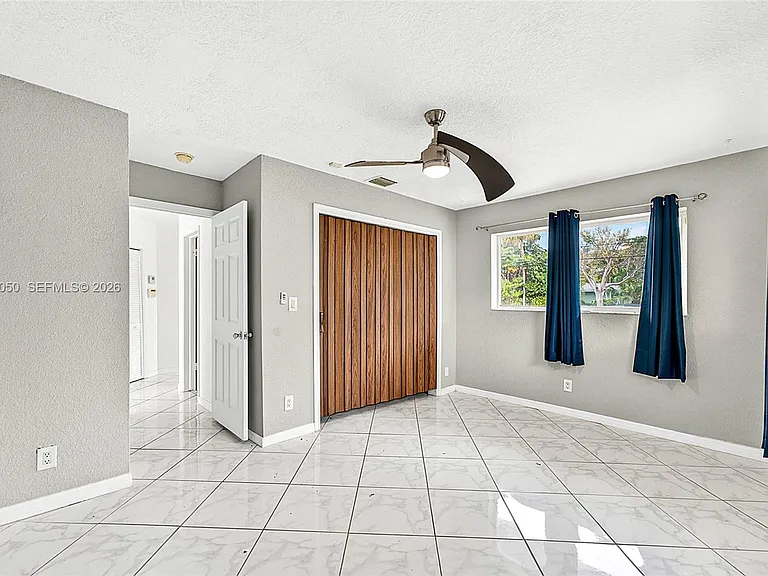 2832 NW 10th Ave — Photo 23