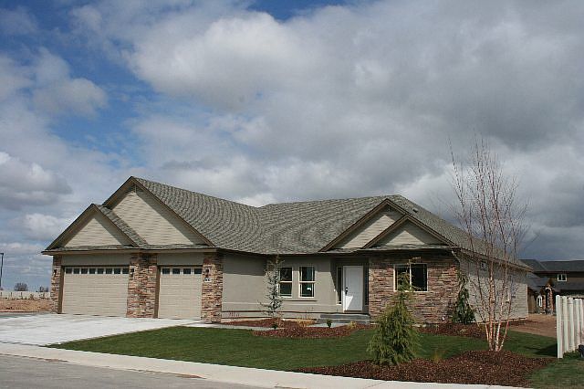 1st image of 650 W Soldotna Ct