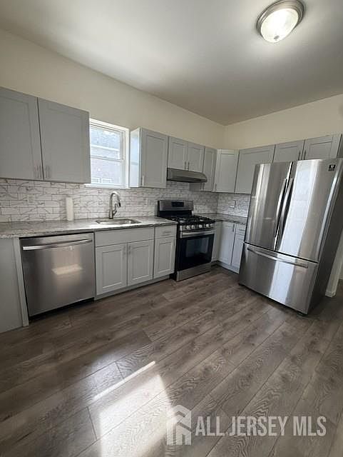1st image of 102 Broad St