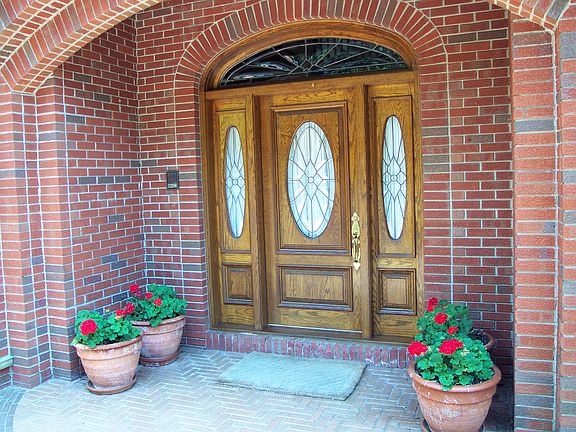 2nd image of 6907 Shalimar Way