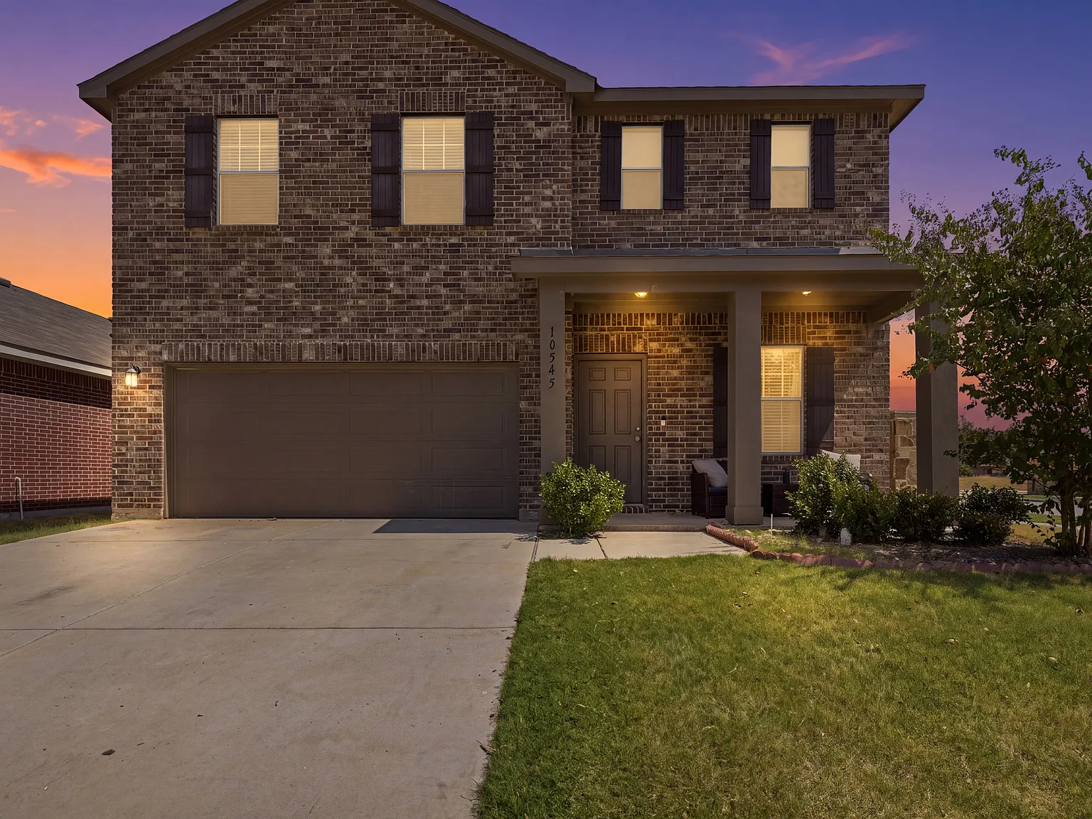 4 bed, 2.5 bath, 2422 sqft, $2,600 — Photo 1