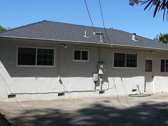3rd image of 1148 Myrtle Dr