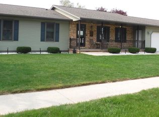 4015 Ray St, Manitowoc, WI 54220