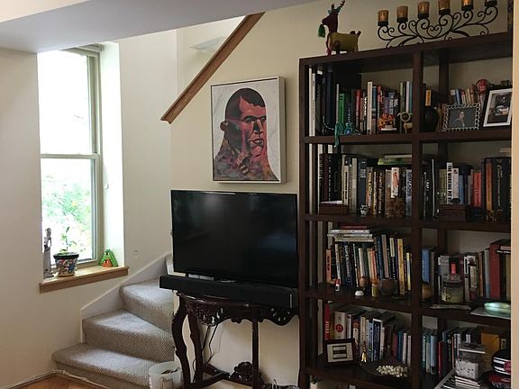 4th image of 1731 N Hermitage Ave #3