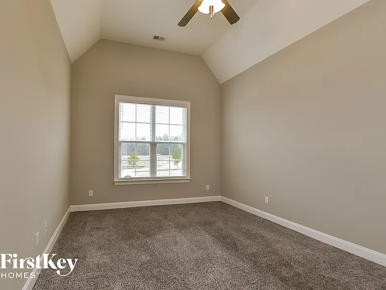 4902 E Margarette Cir — Photo 8