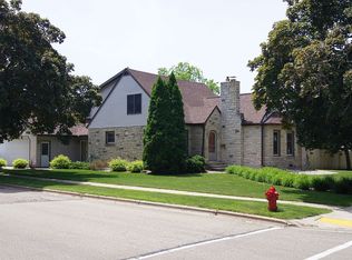 700 W Beacon Ave, New London, WI 54961