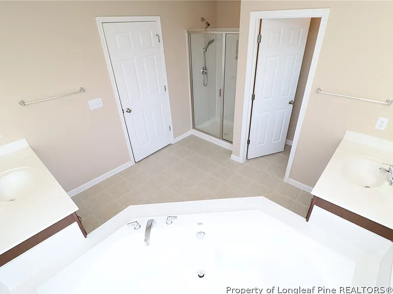1015 Katie Ln — Photo 36