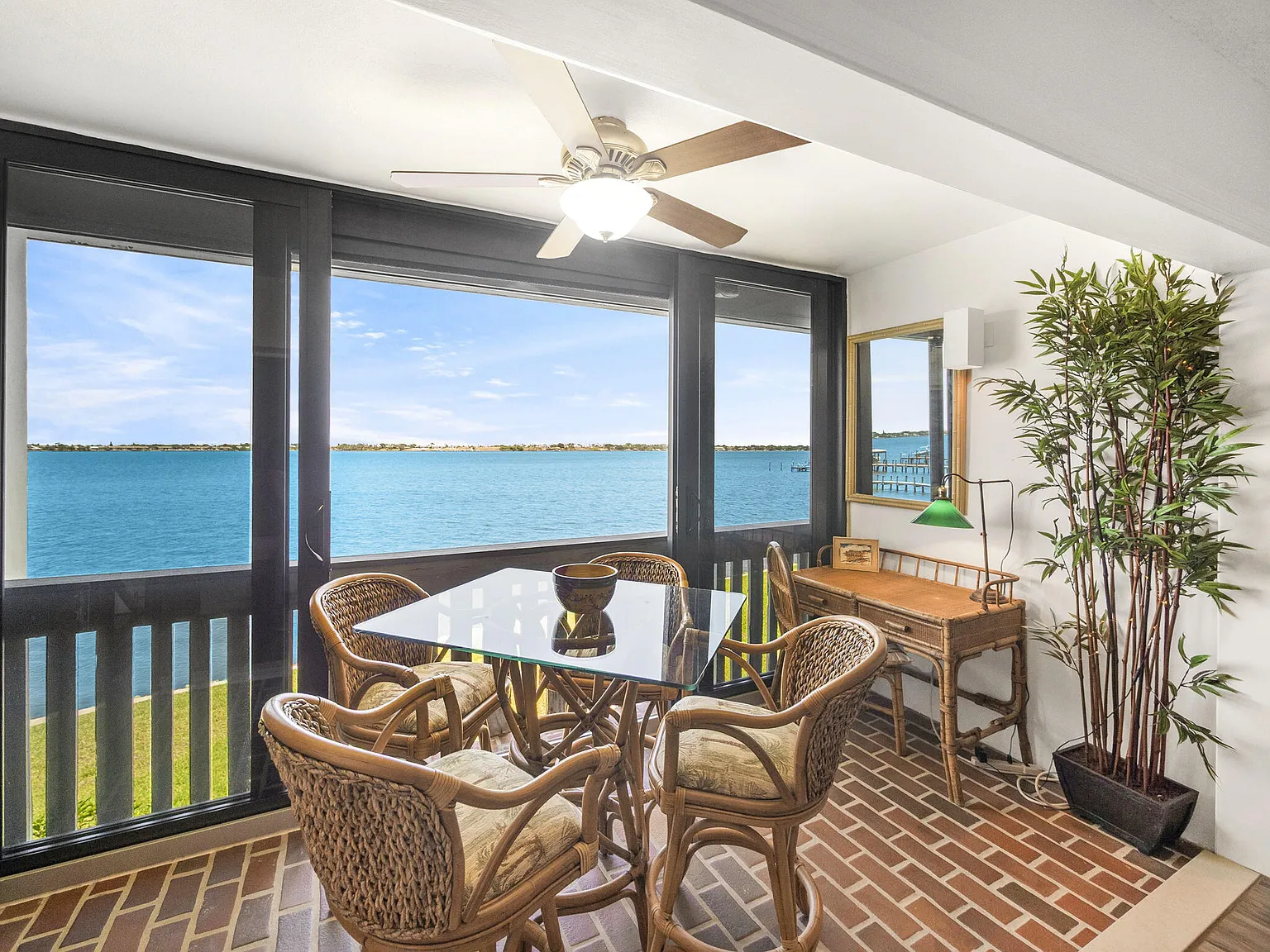 2 bed, 2.0 bath, 1300 sqft, $4,000 — Photo 4