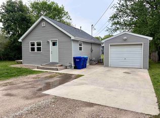 400 8th Ave SE, Independence, IA 50644