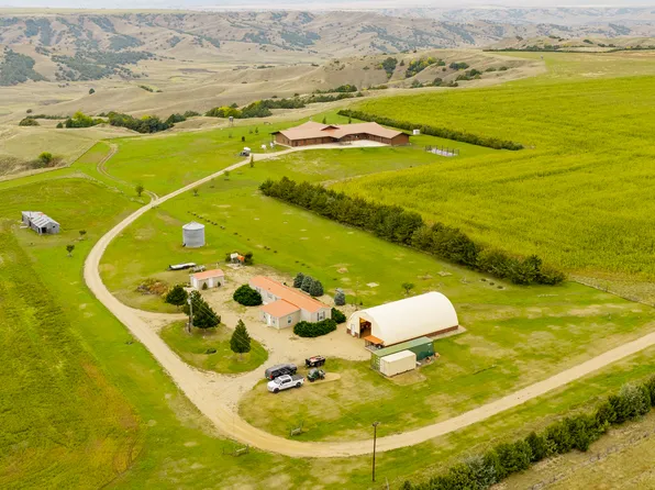 21627 Hardingrove Rd, Milesville, SD 57553