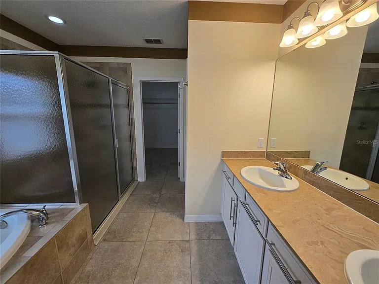2246 Waukegan Dr — Photo 18