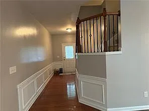 2090 Deptford Dr — Photo 3