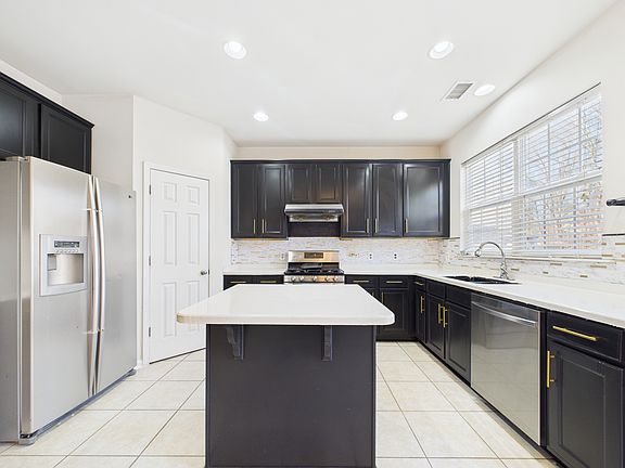 5th image of 10318 Olde Ivy Way