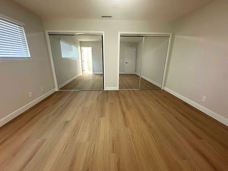 4950 Hancock St — Photo 16