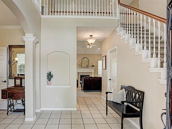 2nd image of 2918 Highland Lakes Dr