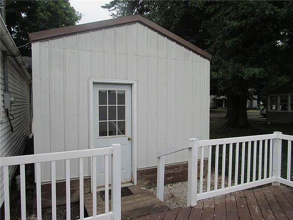 3rd image of 206 West St
