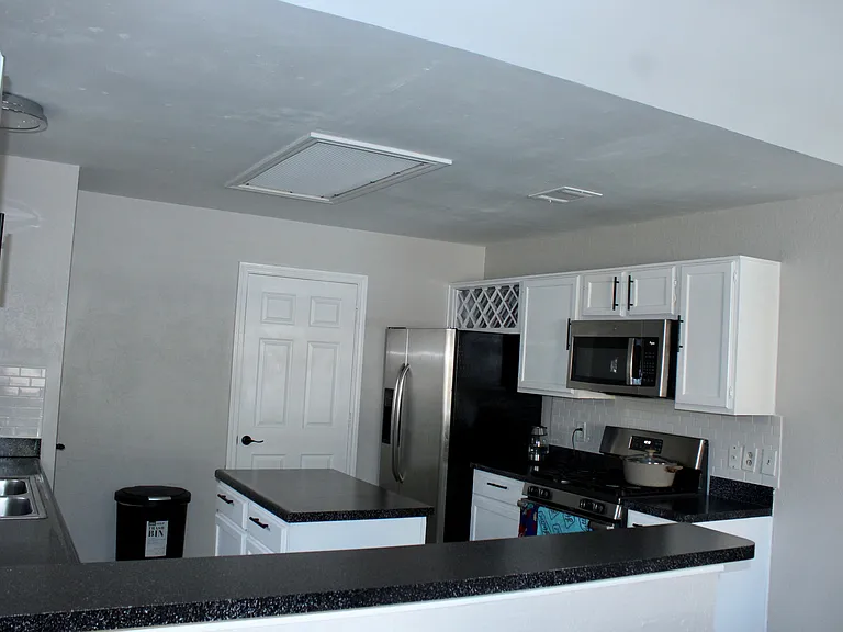 808 Bridgewater Ln — Photo 11